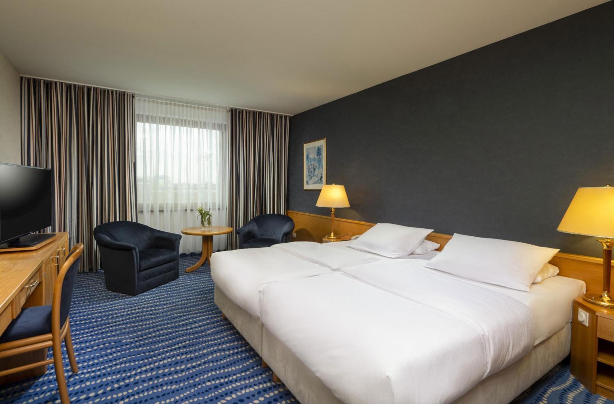 Maritim Hotel Magdeburg Exterior foto